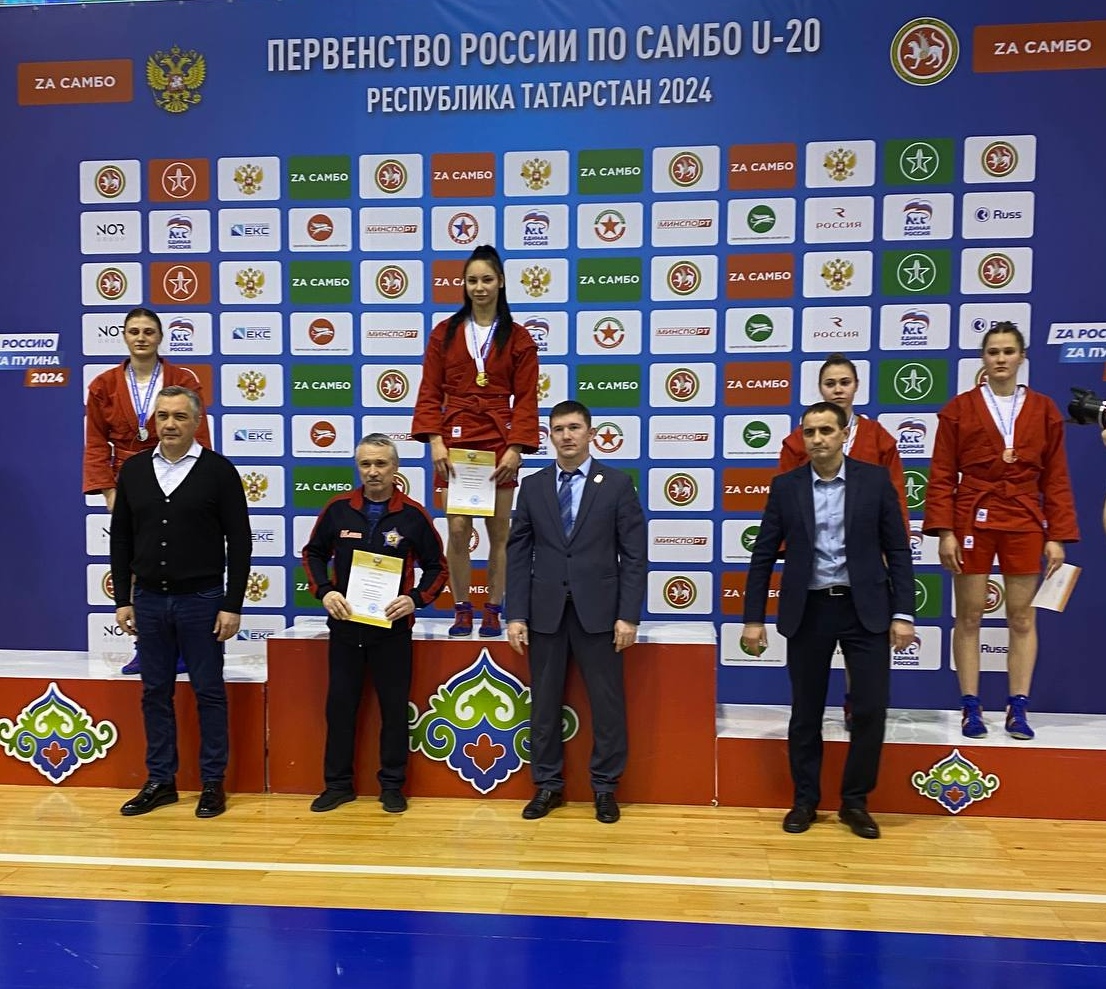 Поздравляем  Гамидову Диану с золотой медалью первенства России по самбо среди юниорок.